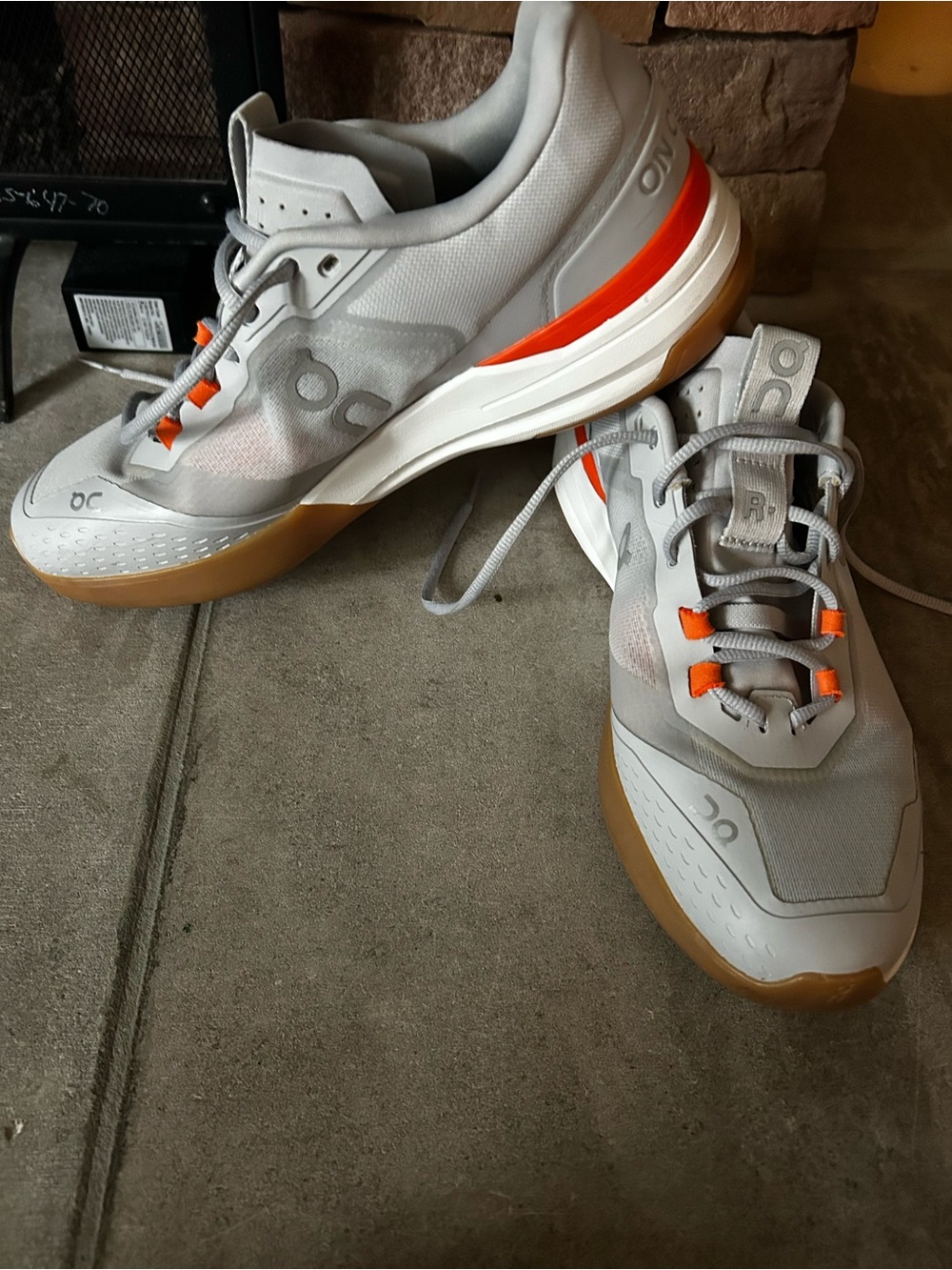 On Running Men's The Roger Advantage Pro Tennis Shoes – Glacier/White – 12 - Picture 2 of 5